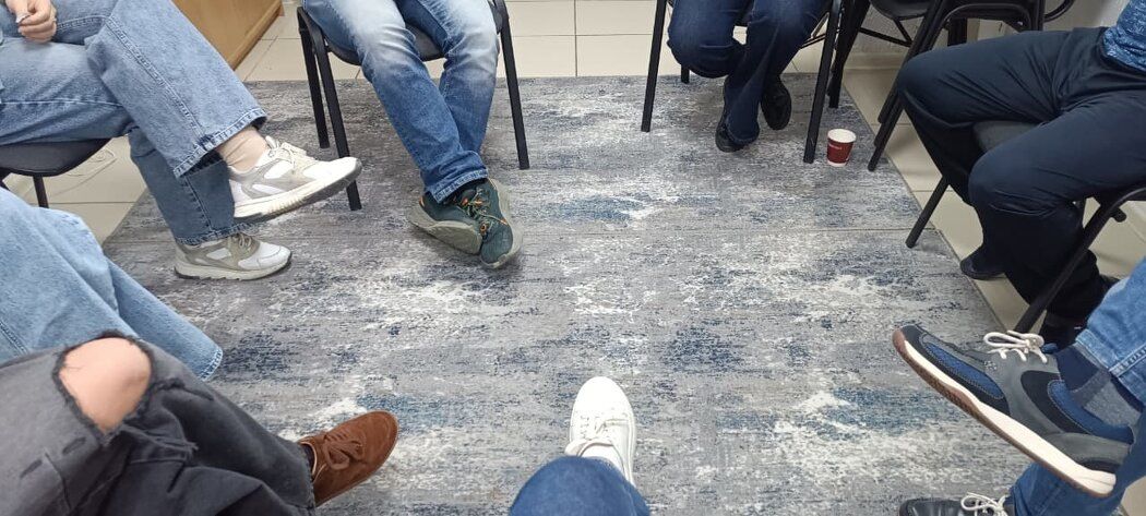 Почему групповая терапия лучше личной: секреты успешных отношений