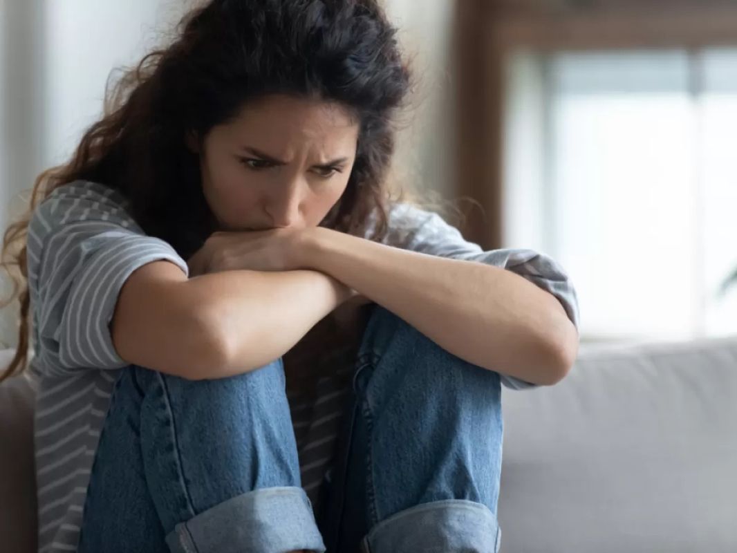 Внутренняя тревога: как понять, что она говорит о глубинных конфликтах?