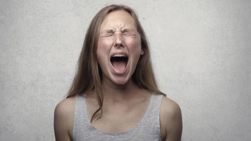 Первые признаки нервного срыва: как не упустить сигнал о помощи