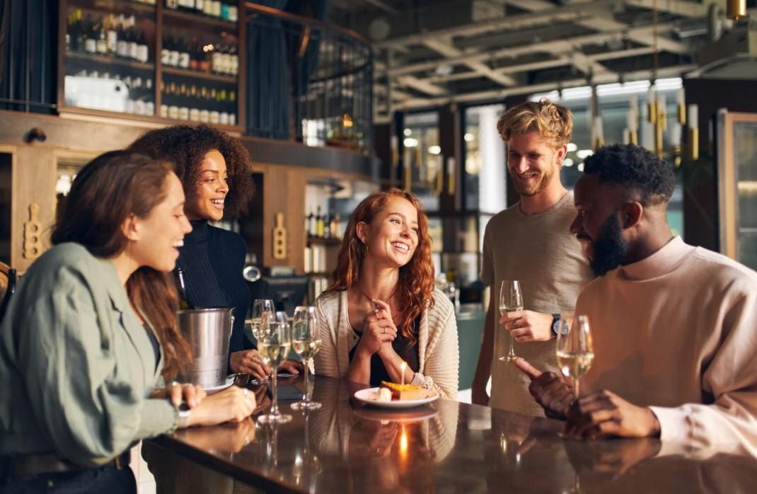 В поисках настоящей дружбы: ценности важнее интересов в эмиграции