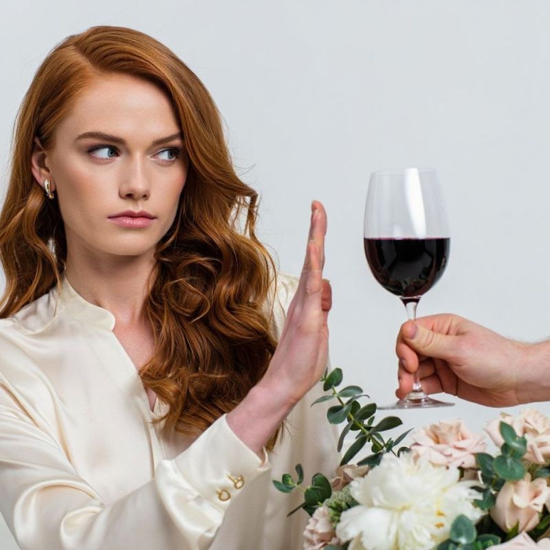 Почему алкоголь так привлекает и как обойтись без него